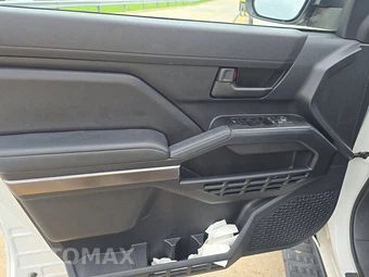 2025 Toyota 4Runner SR5 - miniatura 15