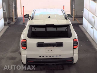 2025 Toyota 4Runner SR5 - miniatura 6
