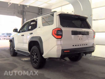 2025 Toyota 4Runner SR5 - miniatura 8