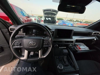 2025 Toyota 4Runner SR5 - miniatura 11