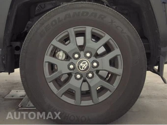 2025 Toyota 4Runner SR5 - miniatura 10