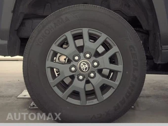 2025 Toyota 4Runner SR5 - miniatura 11