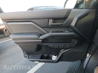 2025 Toyota 4Runner SR5 - miniatura 15