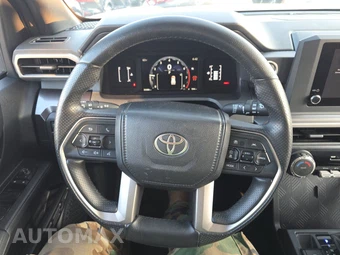 2025 Toyota 4Runner SR5 - miniatura 16