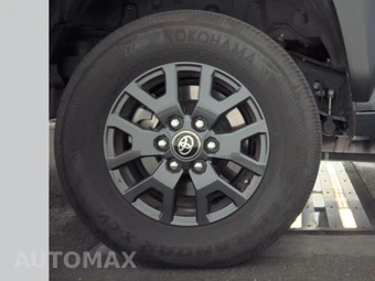 2025 Toyota 4Runner SR5 - miniatura 11