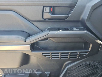 2025 Toyota 4Runner SR5 - miniatura 15