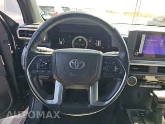 2025 Toyota 4Runner SR5 - miniatura 16