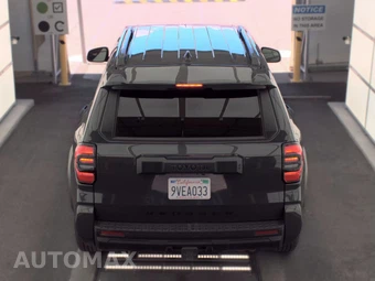 2025 Toyota 4Runner SR5 - miniatura 6