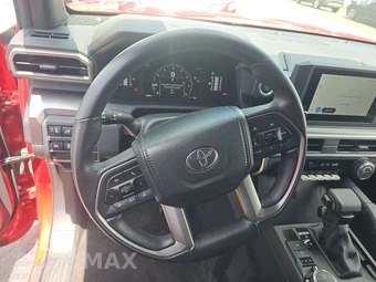 2025 Toyota 4Runner SR5 - miniatura 10