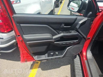 2025 Toyota 4Runner SR5 - miniatura 9