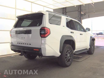 2025 Toyota 4Runner SR5 - miniatura 4