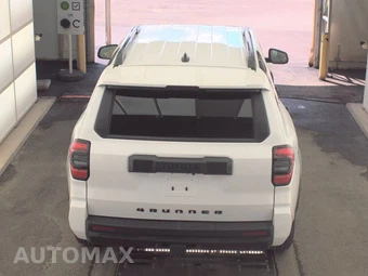 2025 Toyota 4Runner SR5 - miniatura 5