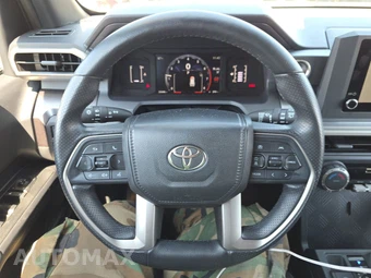 2025 Toyota 4Runner SR5 - miniatura 10