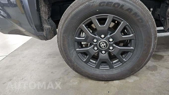 2025 Toyota 4Runner SR5 - miniatura 25