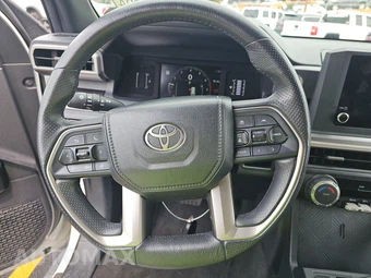2025 Toyota 4Runner SR5 - miniatura 10
