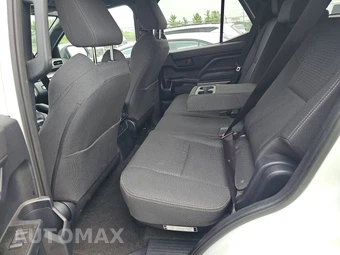 2025 Toyota 4Runner SR5 - miniatura 13