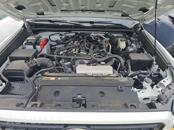 2025 Toyota 4Runner SR5 - miniatura 15