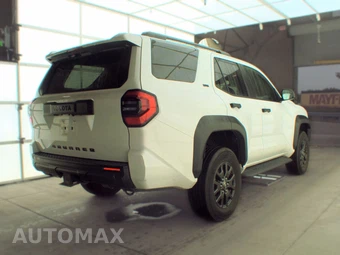 2025 Toyota 4Runner SR5 - miniatura 4