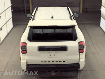 2025 Toyota 4Runner SR5 - miniatura 5