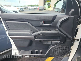 2025 Toyota 4Runner SR5 - miniatura 9