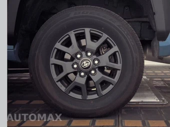 2025 Toyota 4Runner SR5 - miniatura 12