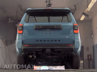 2025 Toyota 4Runner SR5 - miniatura 7