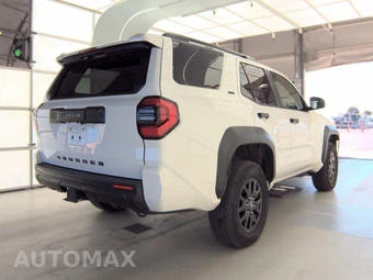 2025 Toyota 4Runner SR5 - miniatura 4
