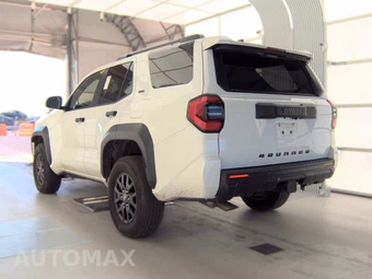 2025 Toyota 4Runner SR5 - miniatura 6