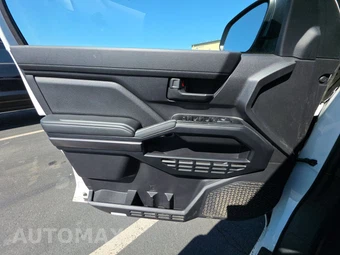 2025 Toyota 4Runner SR5 - miniatura 9