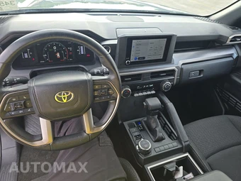 2025 Toyota 4Runner SR5 - miniatura 11