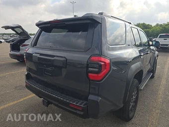 2025 Toyota 4Runner SR5 - miniatura 4