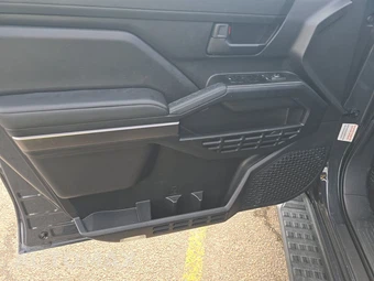2025 Toyota 4Runner SR5 - miniatura 9