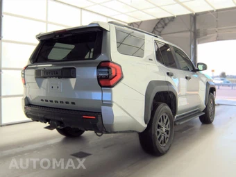 2025 Toyota 4Runner SR5 - miniatura 4