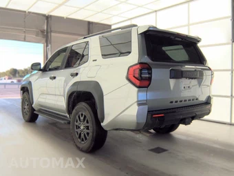 2025 Toyota 4Runner SR5 - miniatura 6