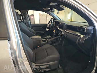2025 Toyota 4Runner SR5 - miniatura 8