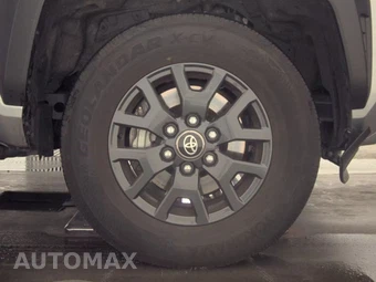2025 Toyota 4Runner SR5 - miniatura 10