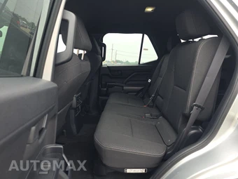 2025 Toyota 4Runner SR5 - miniatura 13