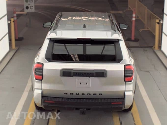 2025 Toyota 4Runner SR5 - miniatura 5