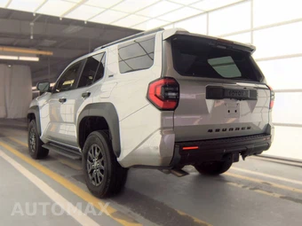 2025 Toyota 4Runner SR5 - miniatura 6
