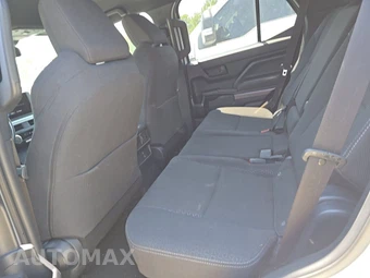 2025 Toyota 4Runner SR5 - miniatura 13