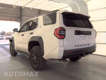 2025 Toyota 4Runner SR5 - miniatura 6