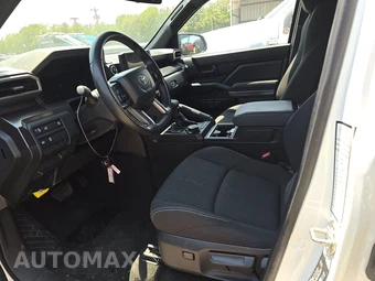 2025 Toyota 4Runner SR5 - miniatura 7