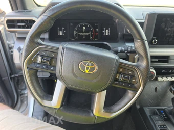 2025 Toyota 4Runner SR5 - miniatura 10