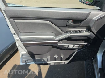 2025 Toyota 4Runner SR5 - miniatura 9
