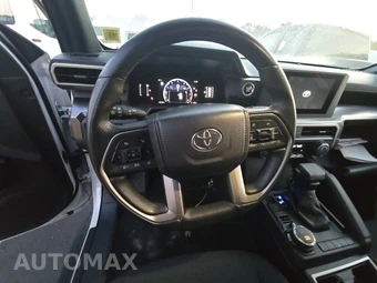2025 Toyota 4Runner SR5 - miniatura 10