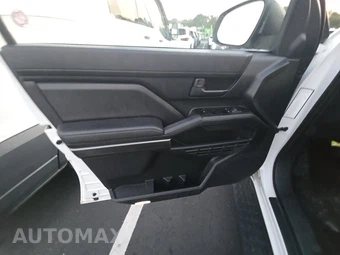 2025 Toyota 4Runner SR5 - miniatura 9