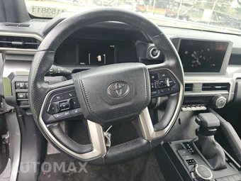 2025 Toyota 4Runner SR5 - miniatura 10