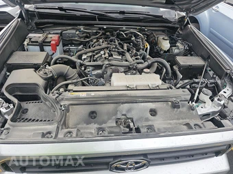2025 Toyota 4Runner SR5 - miniatura 15