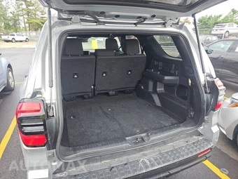 2025 Toyota 4Runner SR5 - miniatura 16