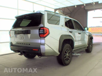 2025 Toyota 4Runner SR5 - miniatura 4